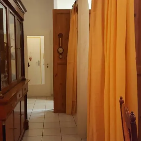 Alter Reichshof Apartment *